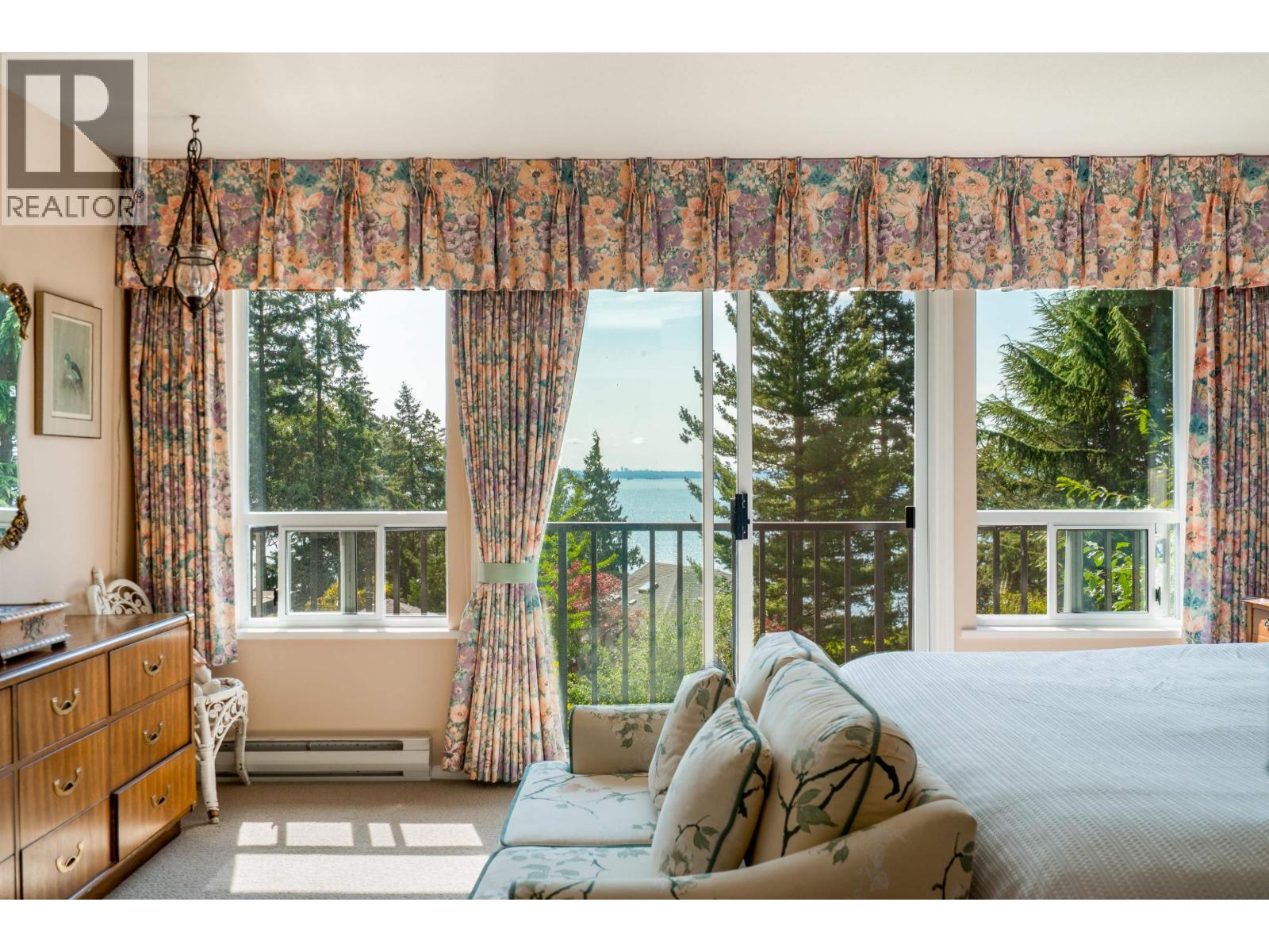 806 HUMMINGBIRD LANE, Bowen Island