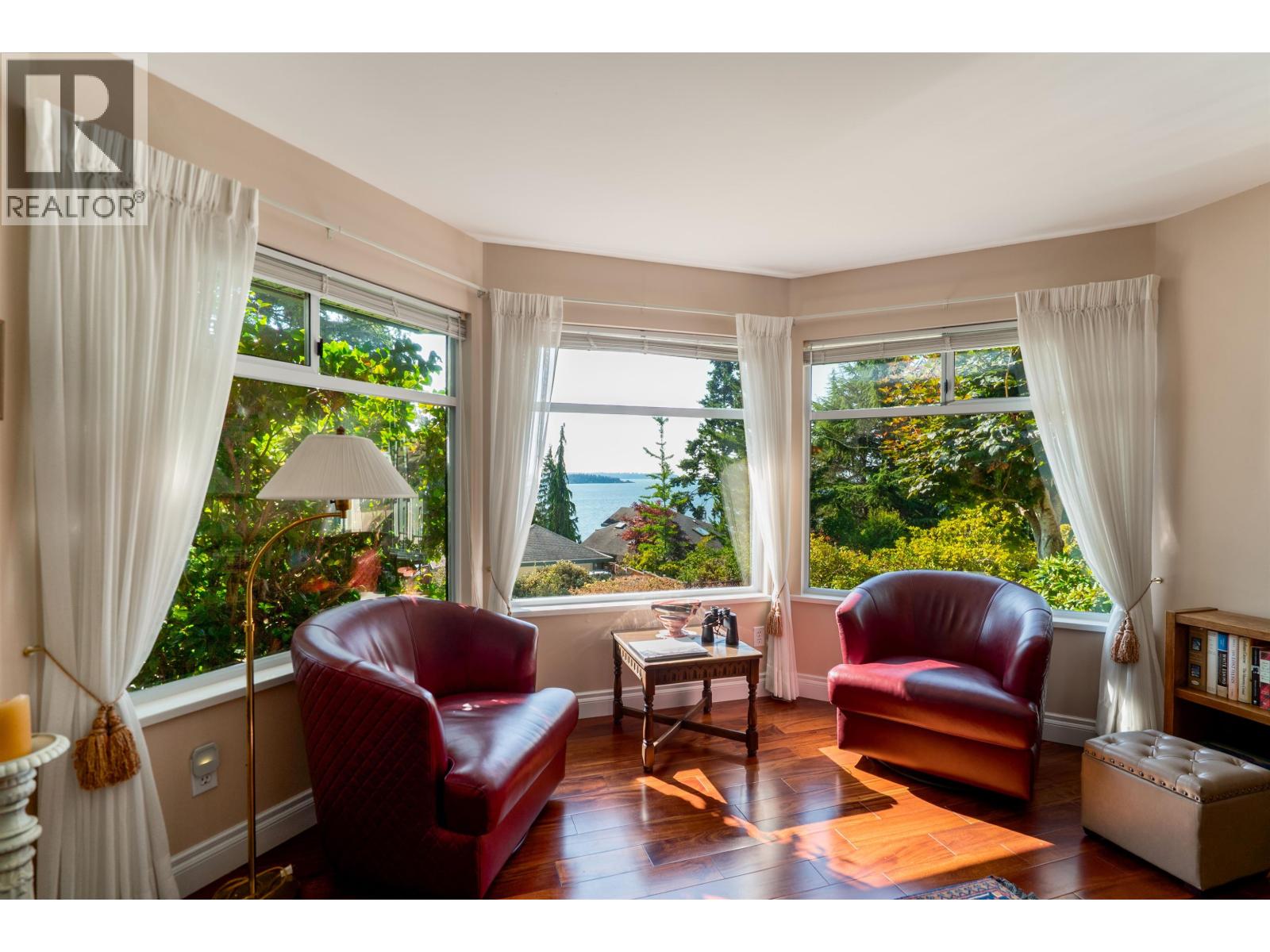806 HUMMINGBIRD LANE, Bowen Island