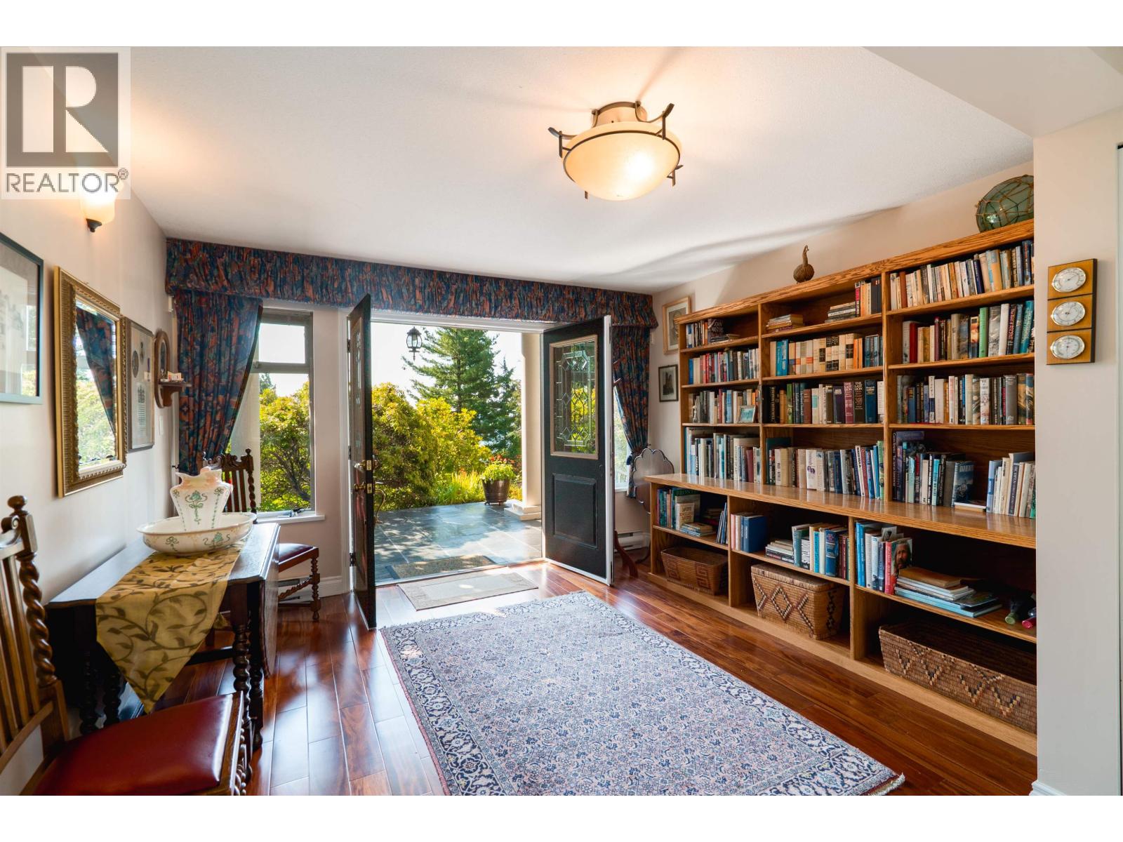 806 HUMMINGBIRD LANE, Bowen Island