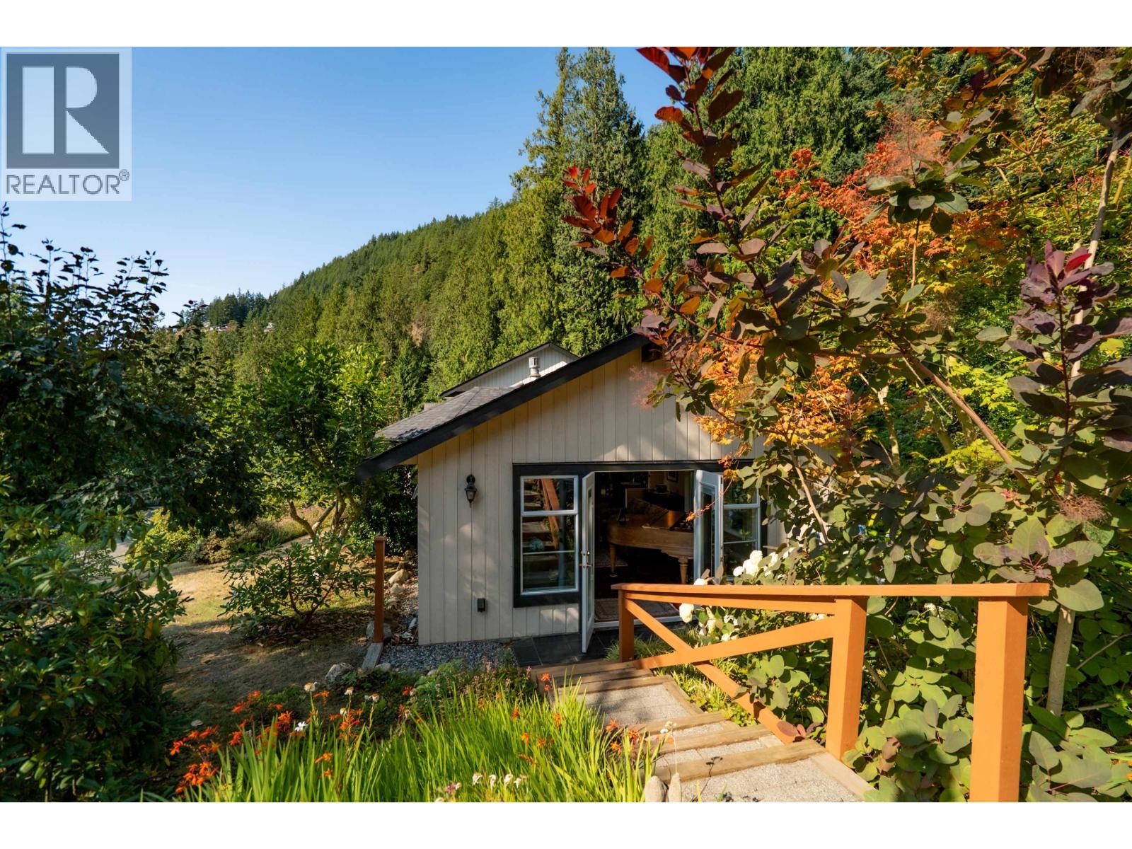 806 HUMMINGBIRD LANE, Bowen Island