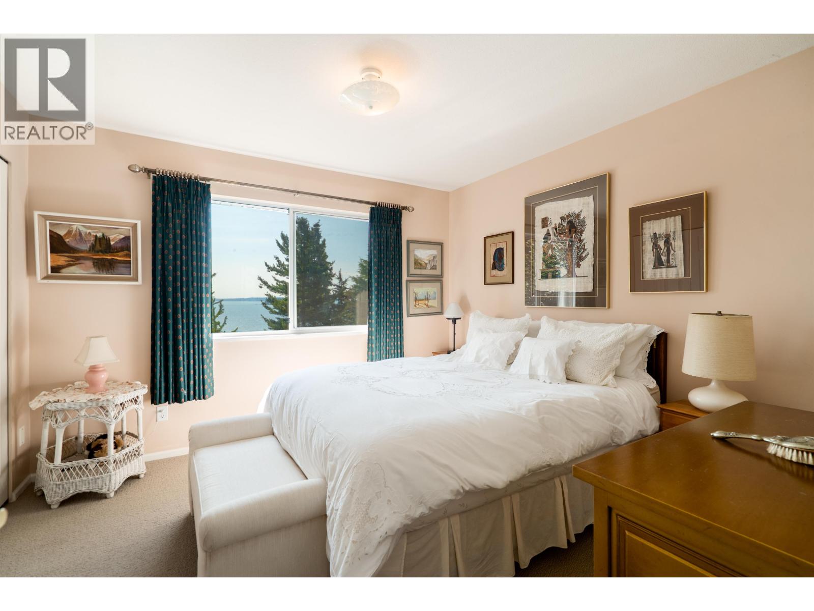806 HUMMINGBIRD LANE, Bowen Island