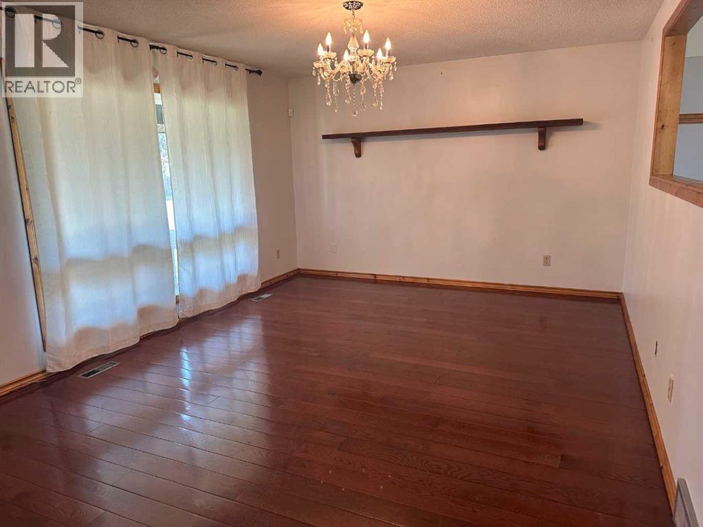 2322 15 Avenue - Image 4