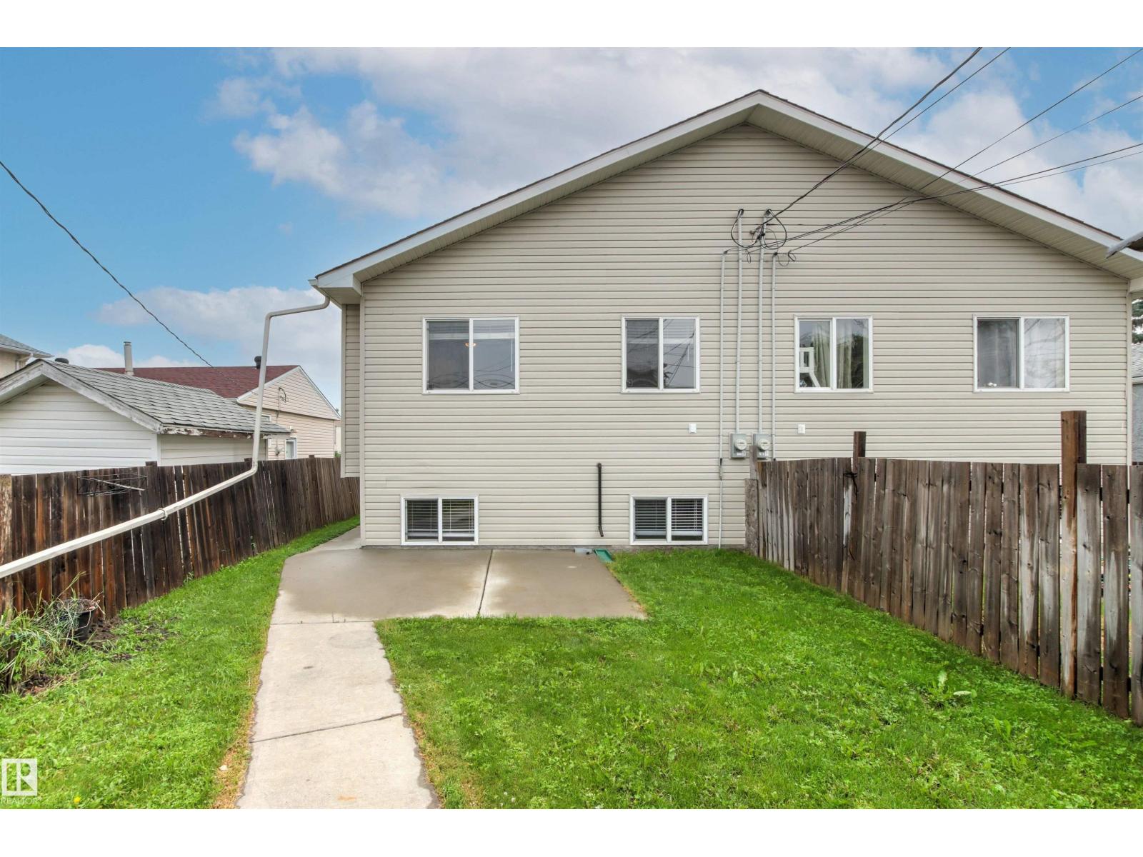 10634 155 ST NW - 42