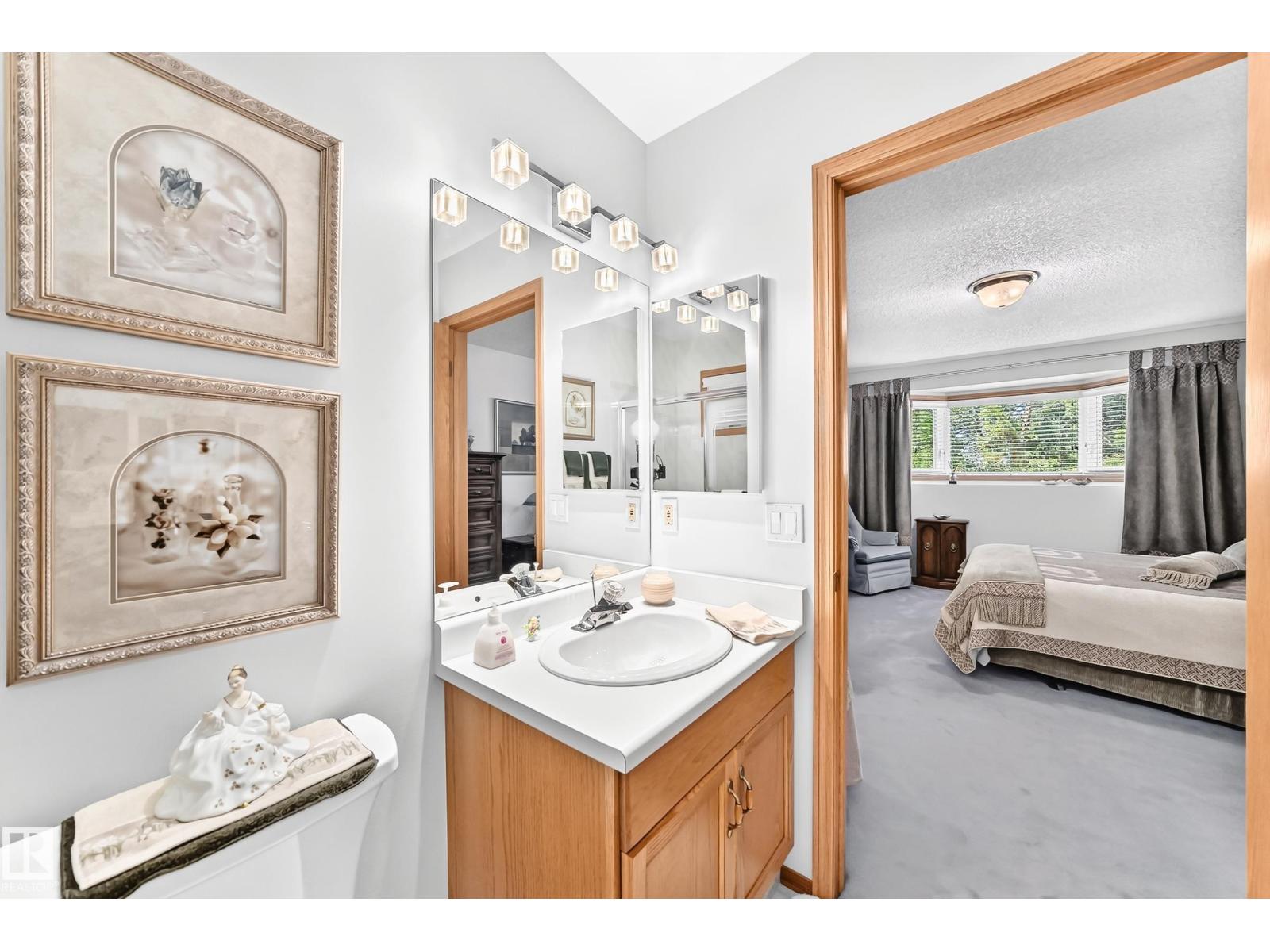 53 COACHMAN WY - 34