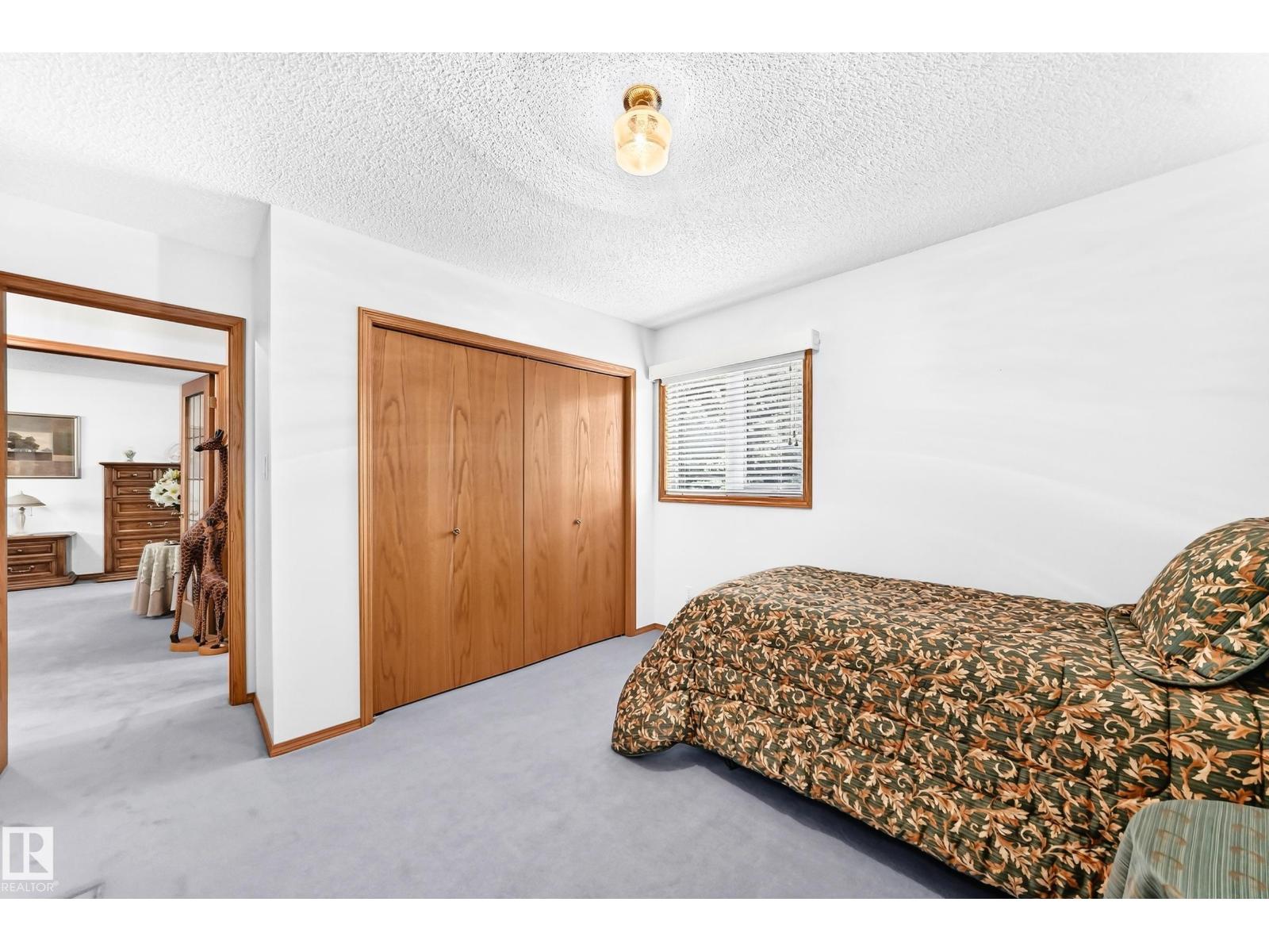 53 COACHMAN WY - 40