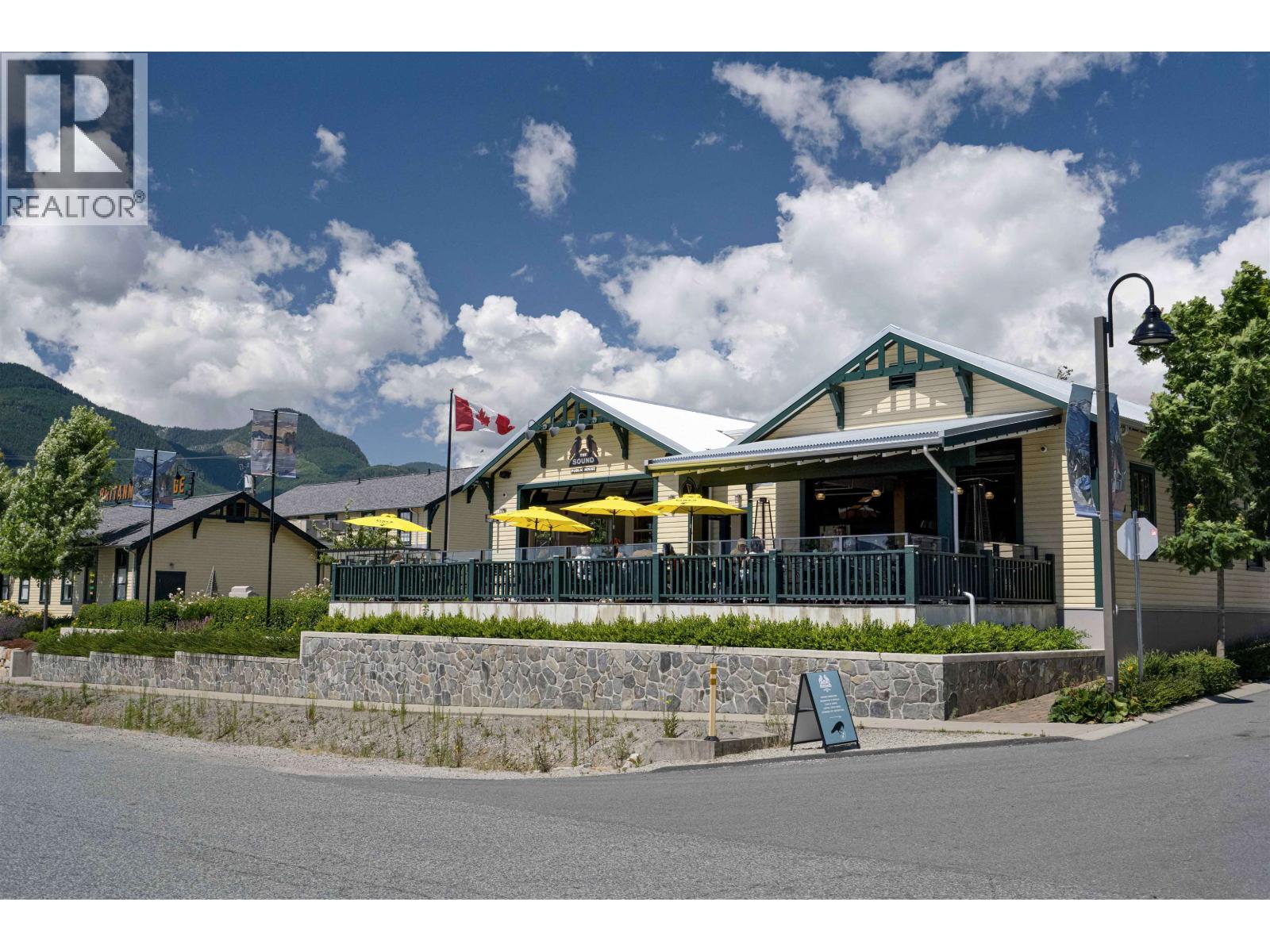 2 Bed, 1 Bath House for Sale in Squamish – 819 BRITANNIA WAY, Squamish – MLS# R3150274 - Image 22