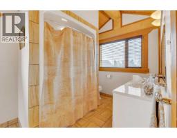 8 Oliver Avenue, Gull Lake, AB T4L2N1 Photo 42