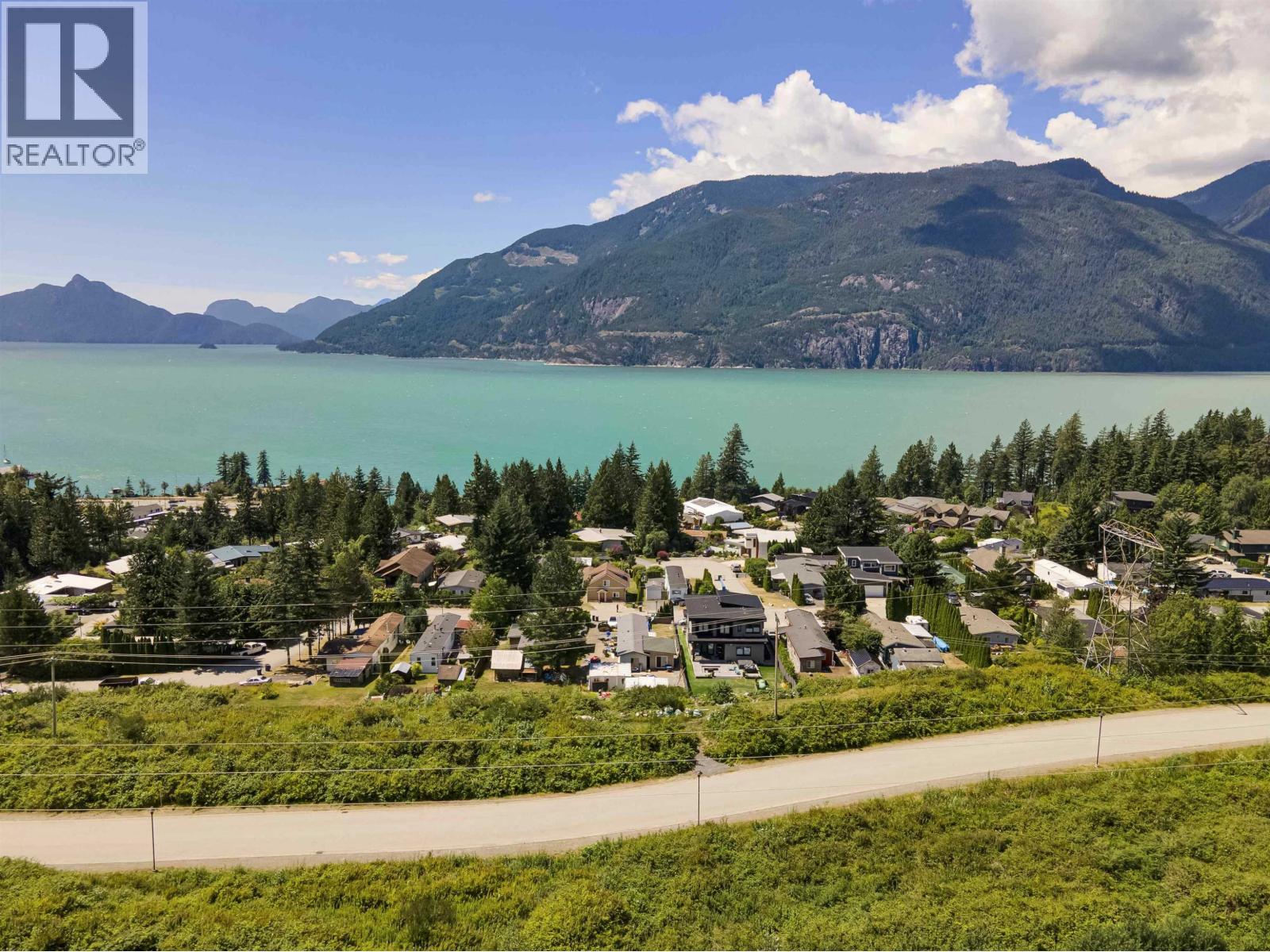 2 Bed, 1 Bath House for Sale in Squamish – 819 BRITANNIA WAY, Squamish – MLS# R3150274