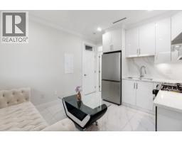 2 8464 15 Avenue, Burnaby, BC V3N1Y2 Photo 9