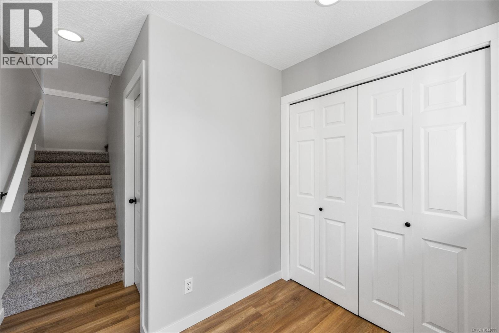 6109 Westridge Rd - 6
