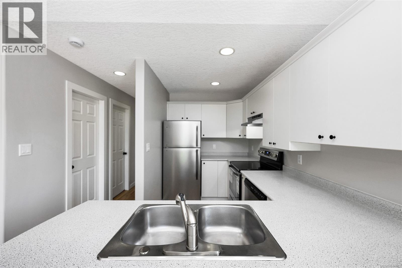 6109 Westridge Rd - 8