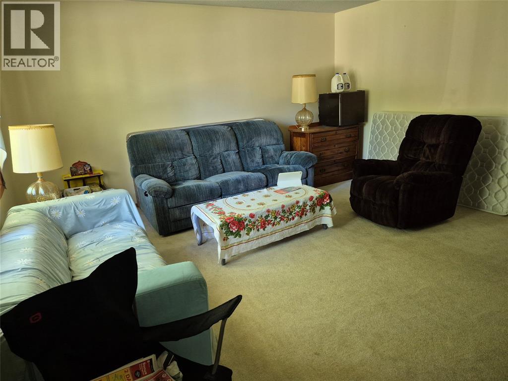 437 TREEWOOD CRESCENT, Sarnia — photo 2
