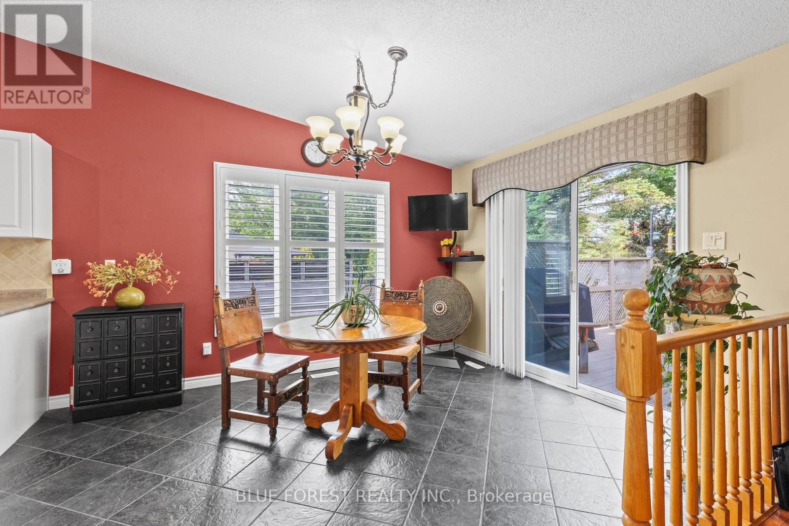 29 VILLAGE GATE CRESCENT - 10