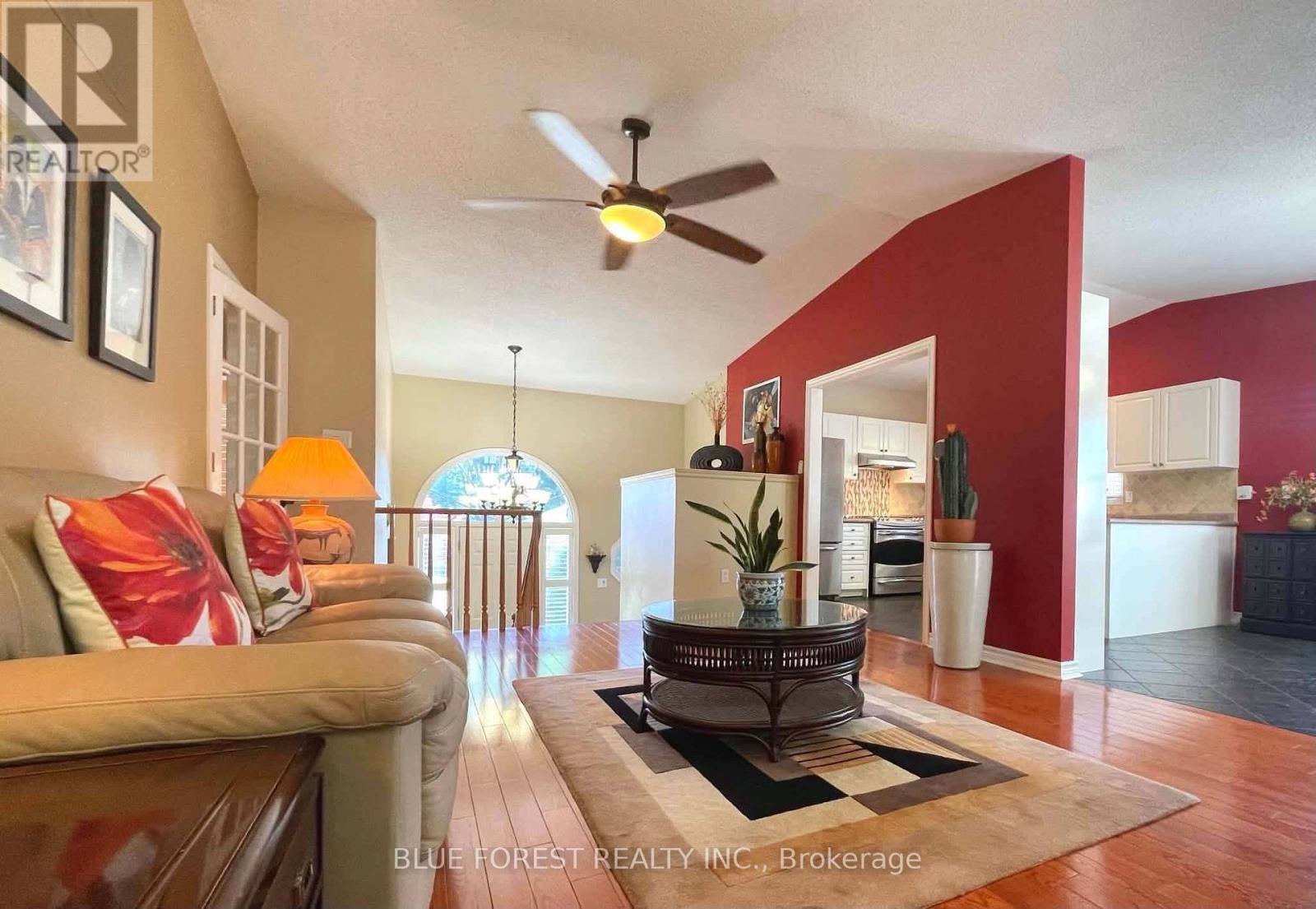 29 VILLAGE GATE CRESCENT - Image 8