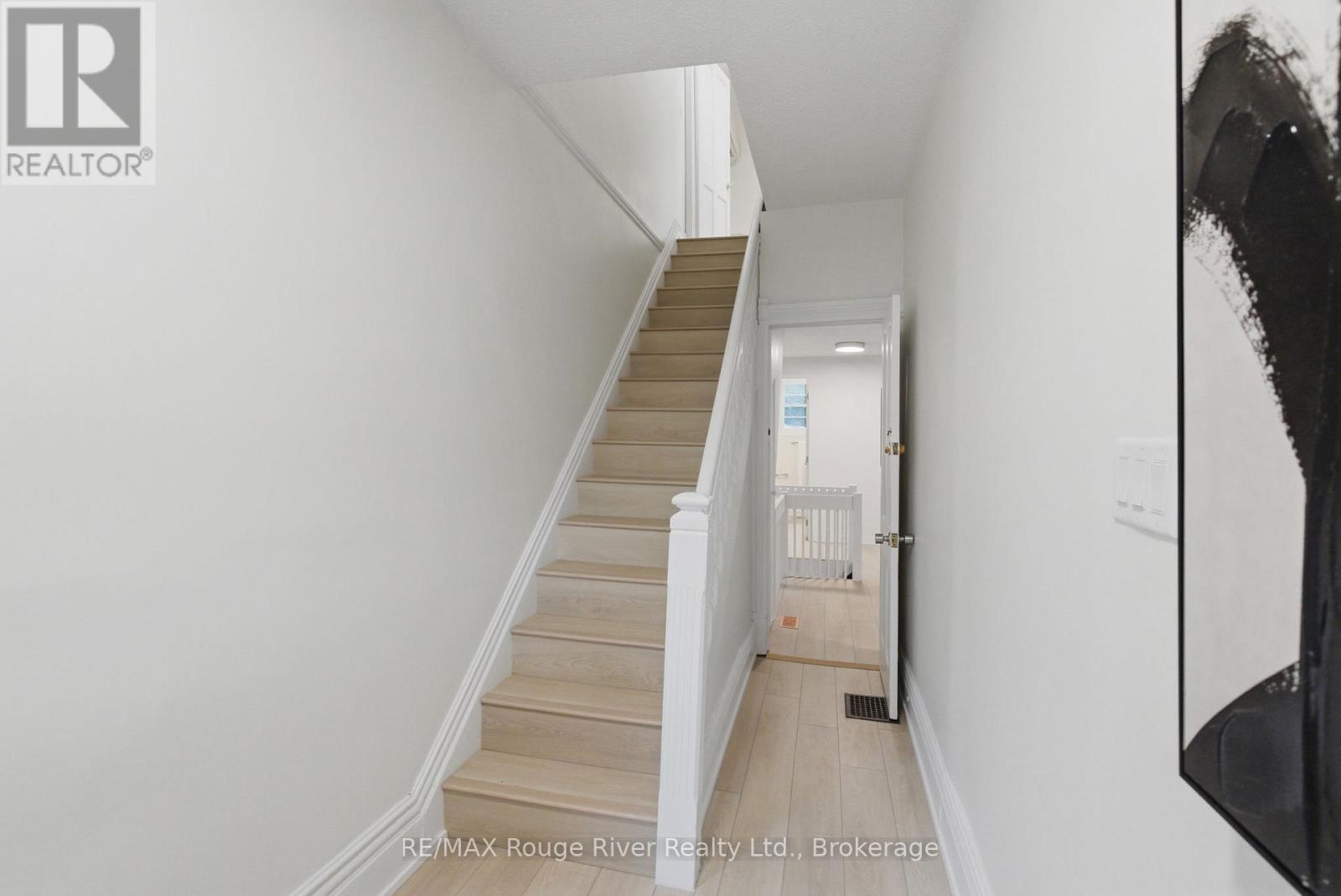 7 HEYWORTH CRESCENT - Image 3
