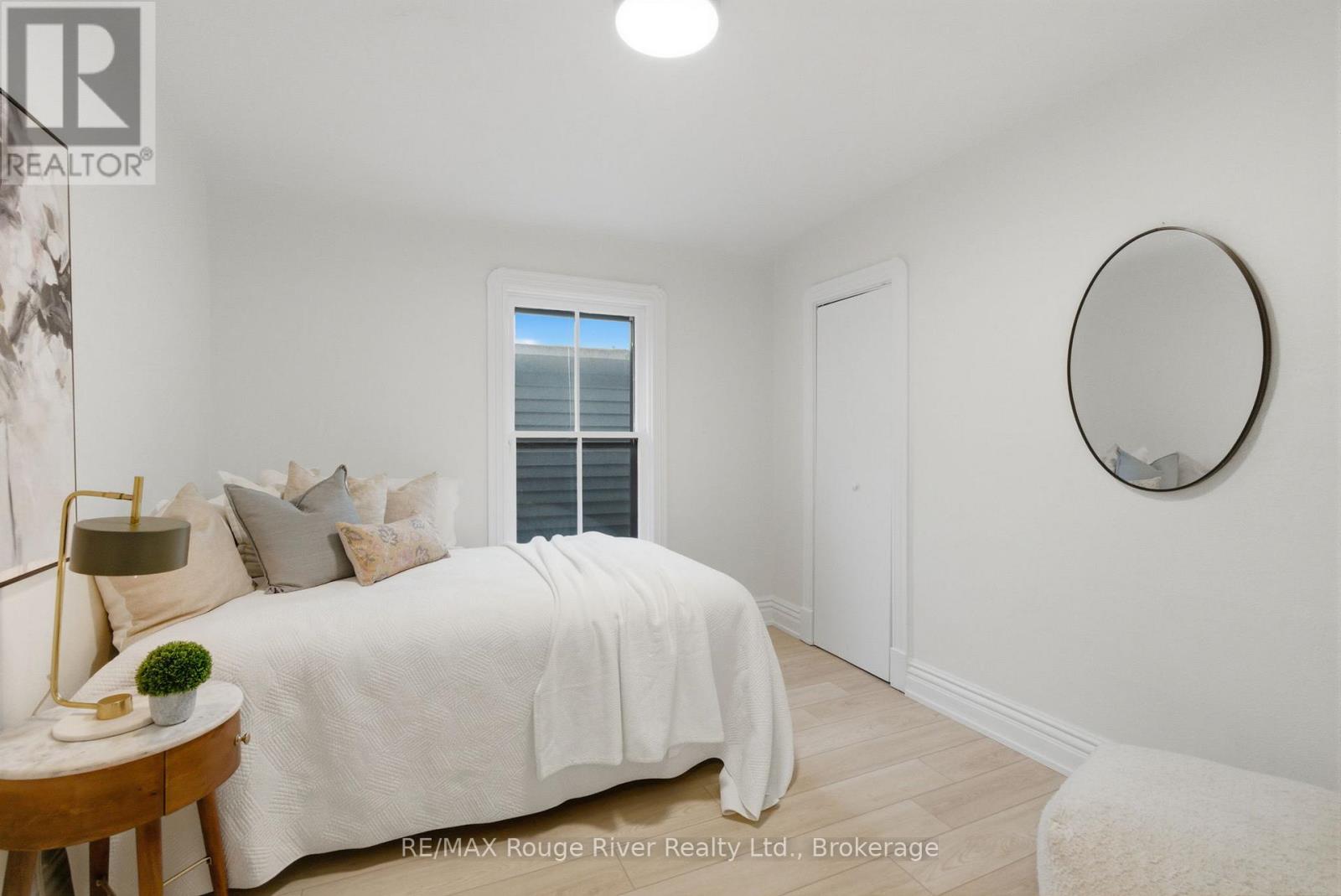 7 HEYWORTH CRESCENT - Image 32