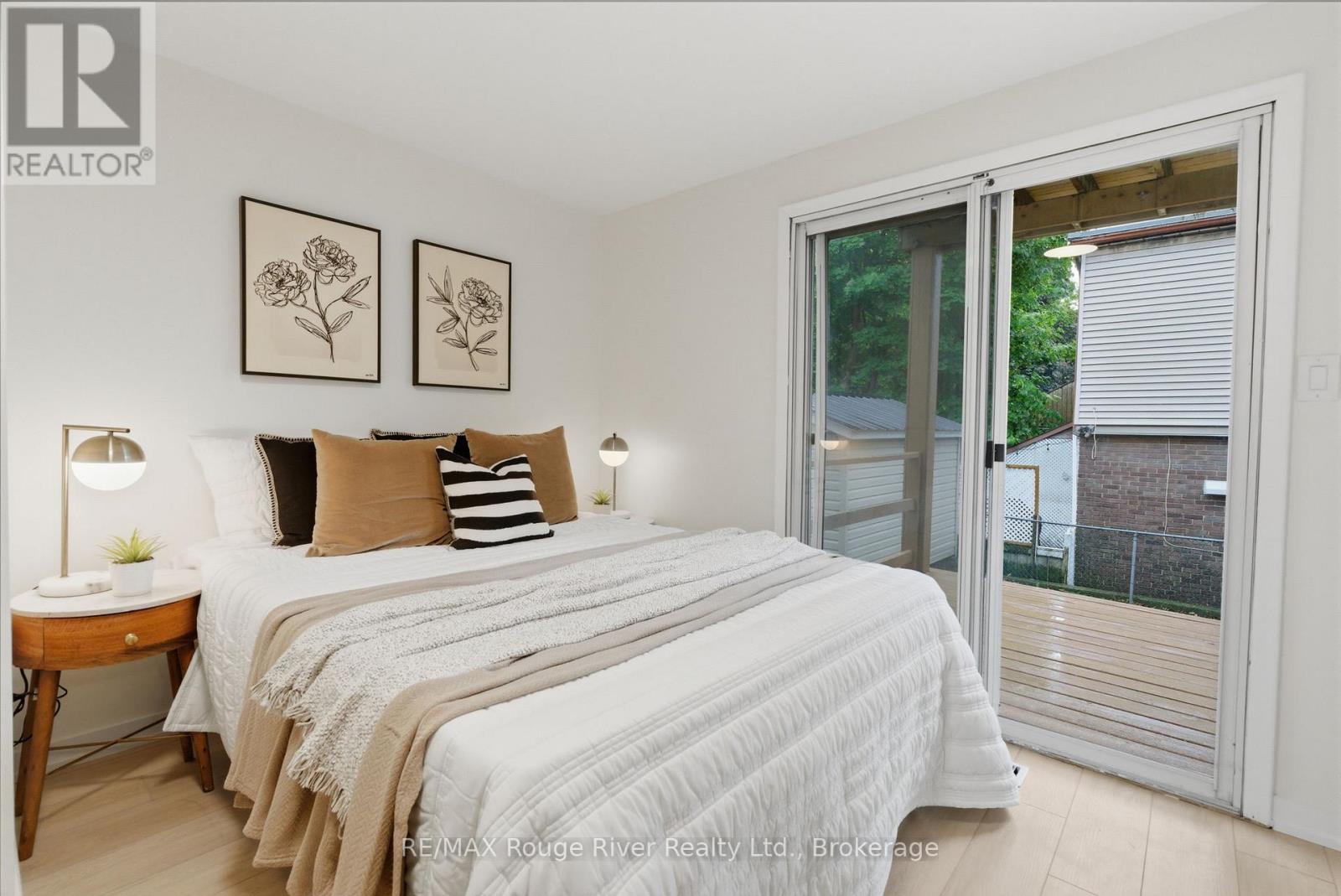 7 HEYWORTH CRESCENT - 9