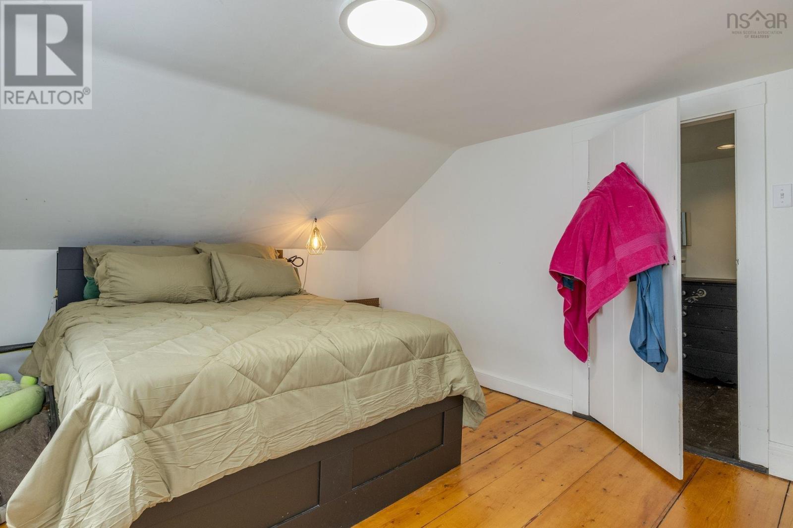 40 Pleasant Street - 27