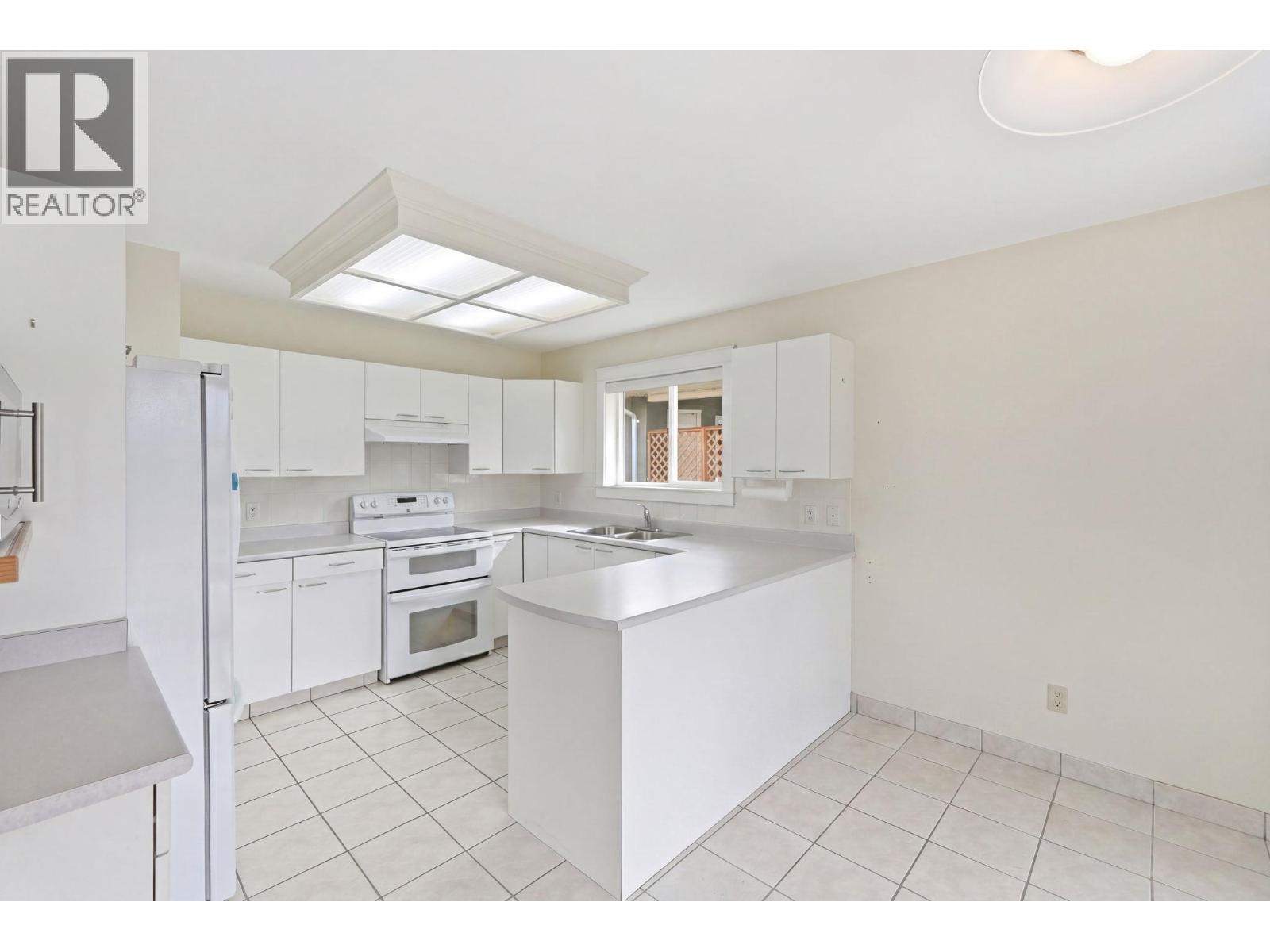 #106 4035 Gellatly Road - Image 15