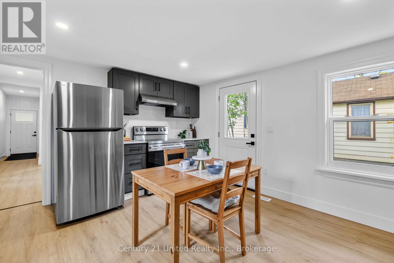 633 ROGERS STREET - 10