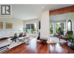 Living room - 243 Belleville St, Victoria, BC V8V1X1 Photo 10
