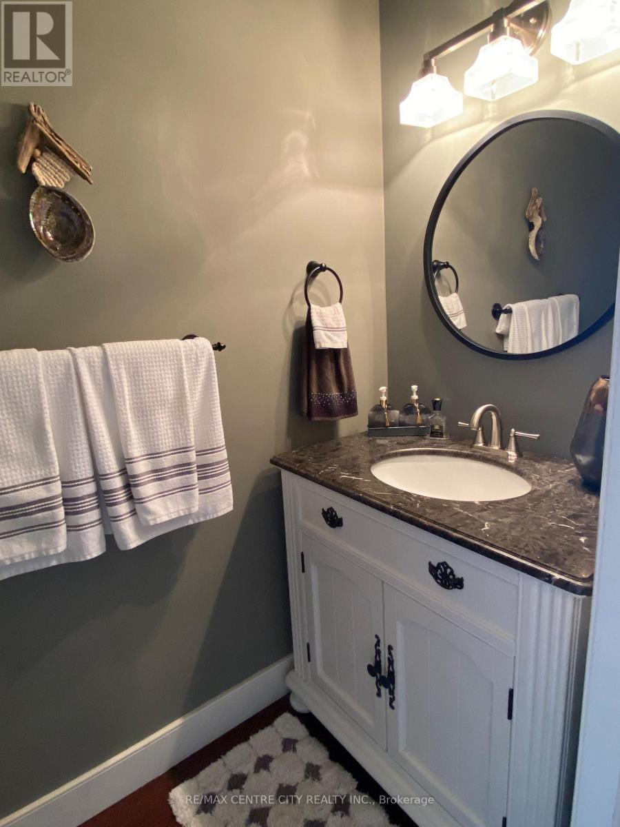 #46 374 FRONT STREET - 12