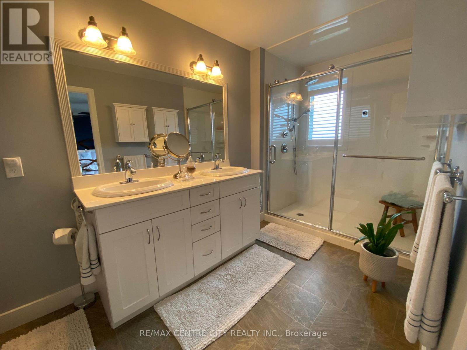 #46 374 FRONT STREET - 34
