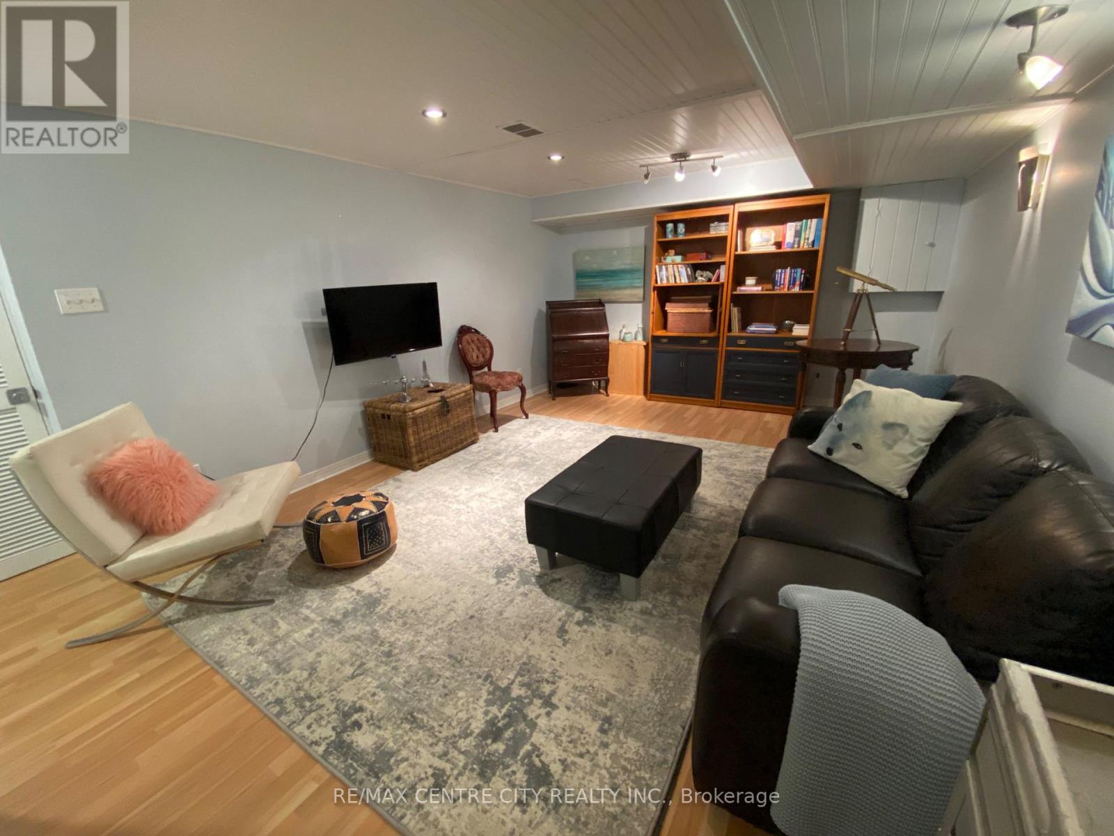 #46 374 FRONT STREET - 41