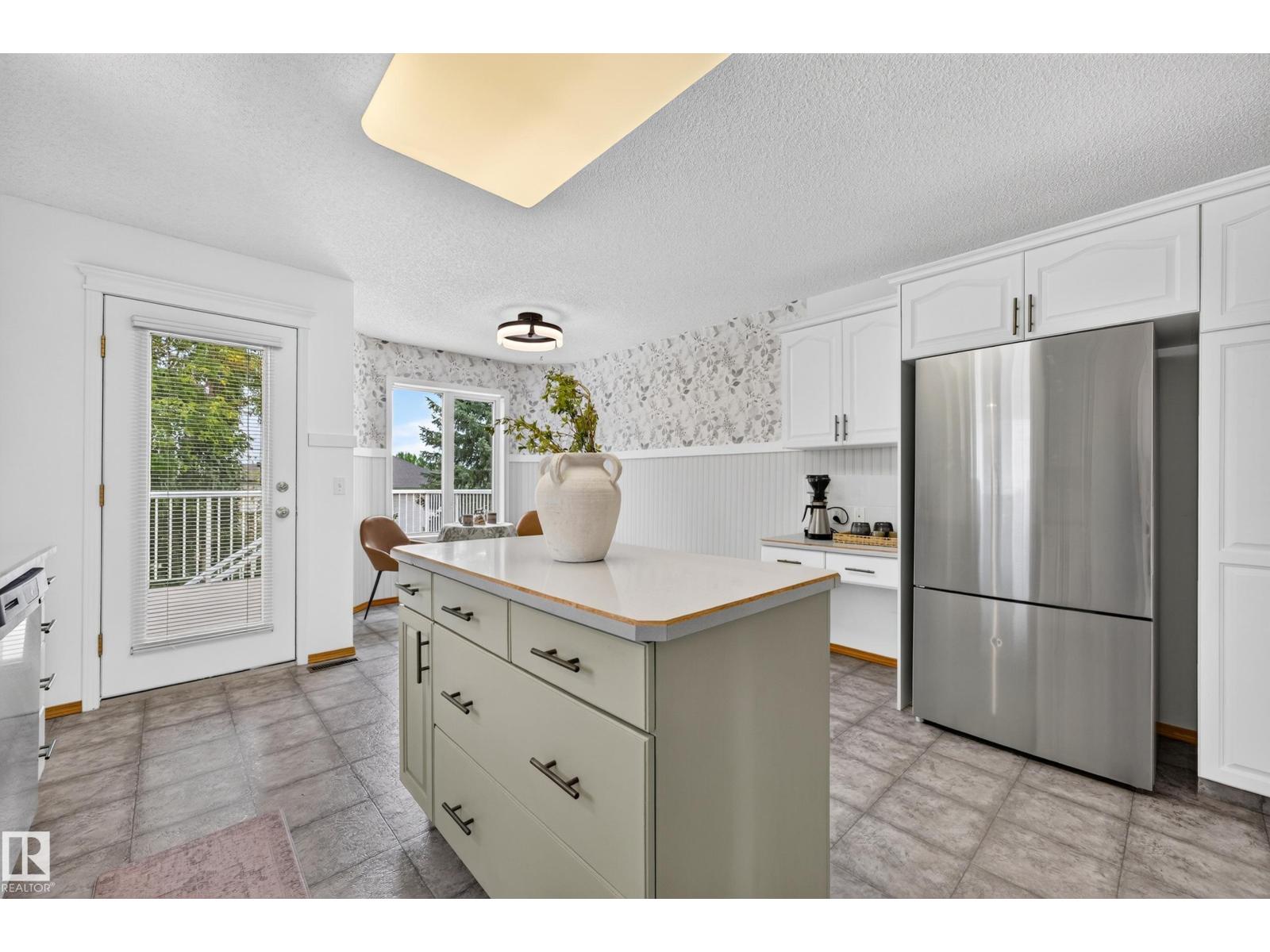 42 CHARLTON CR - Image 16