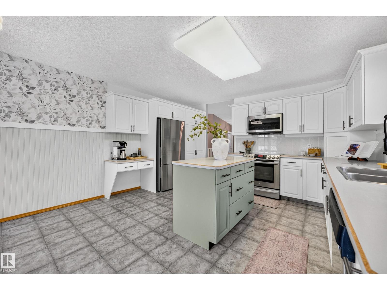 42 CHARLTON CR - Image 17