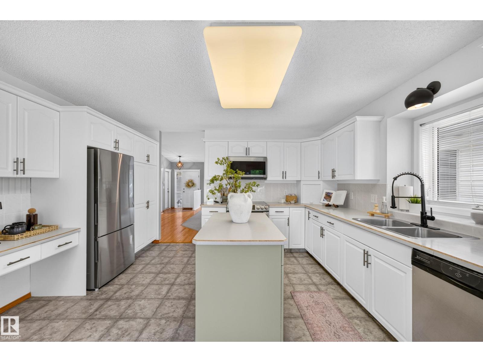42 CHARLTON CR - Image 18