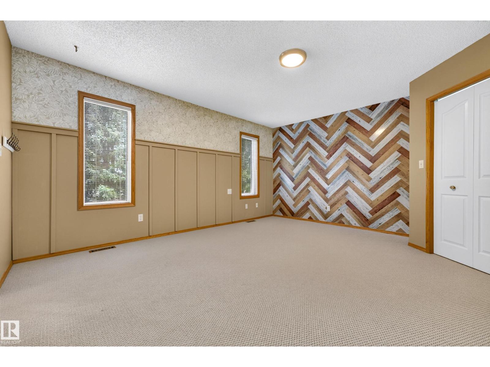 42 CHARLTON CR - Image 29