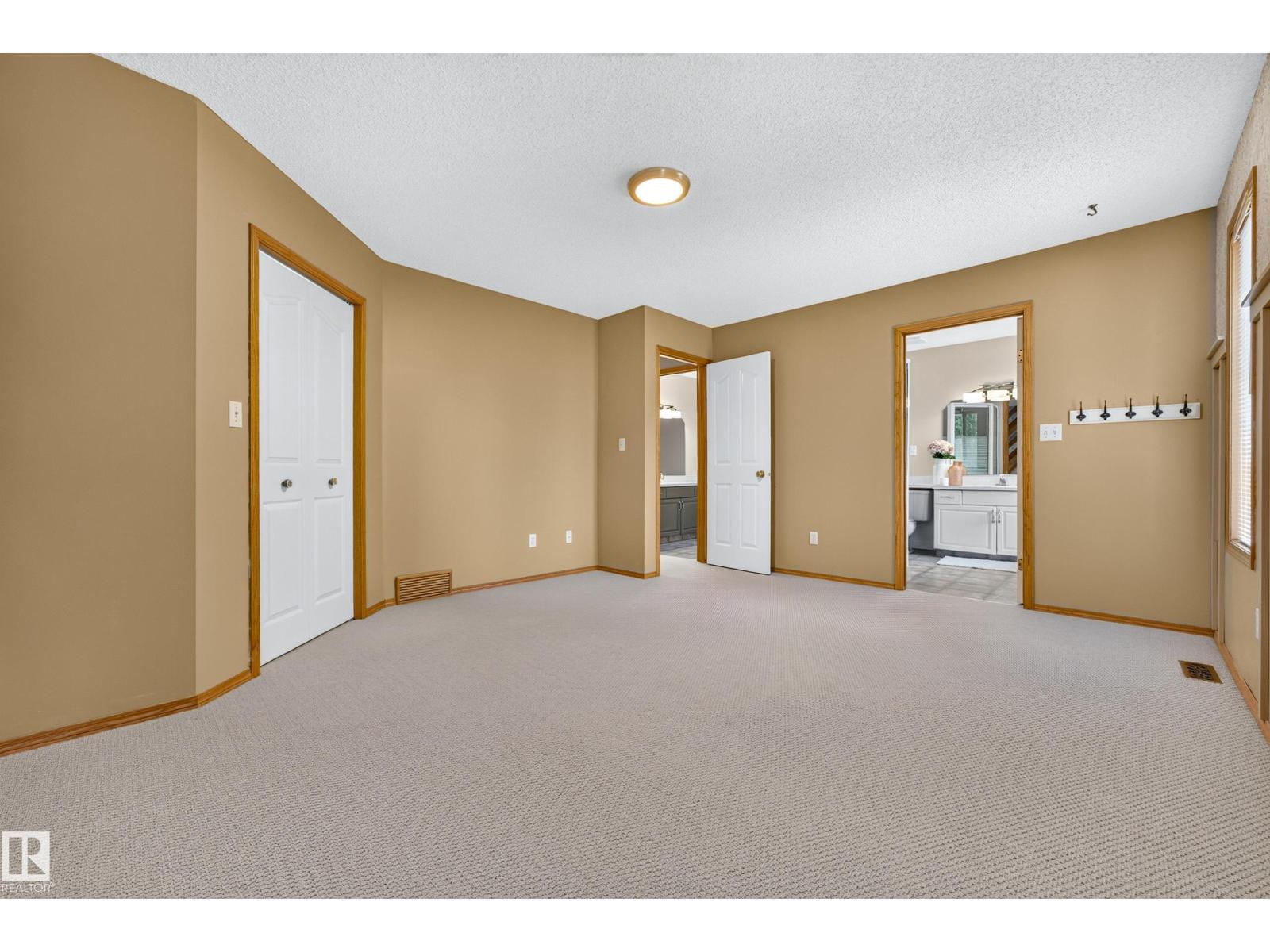 42 CHARLTON CR - Image 31