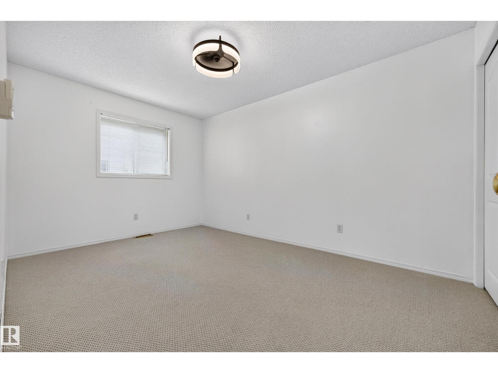 42 CHARLTON CR - Image 37