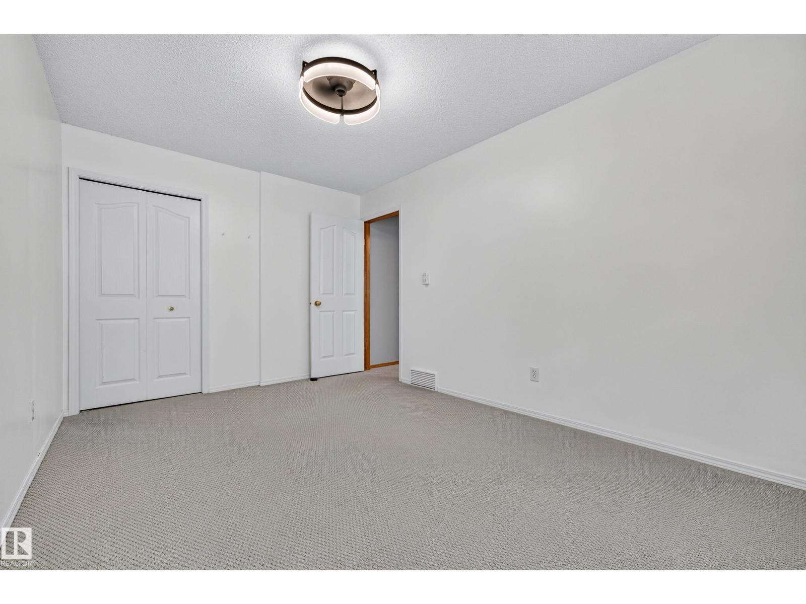42 CHARLTON CR - Image 38