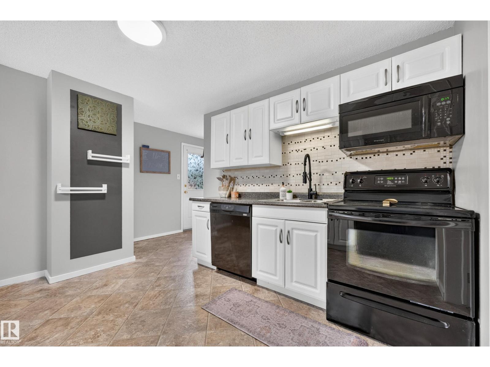 42 CHARLTON CR - Image 42