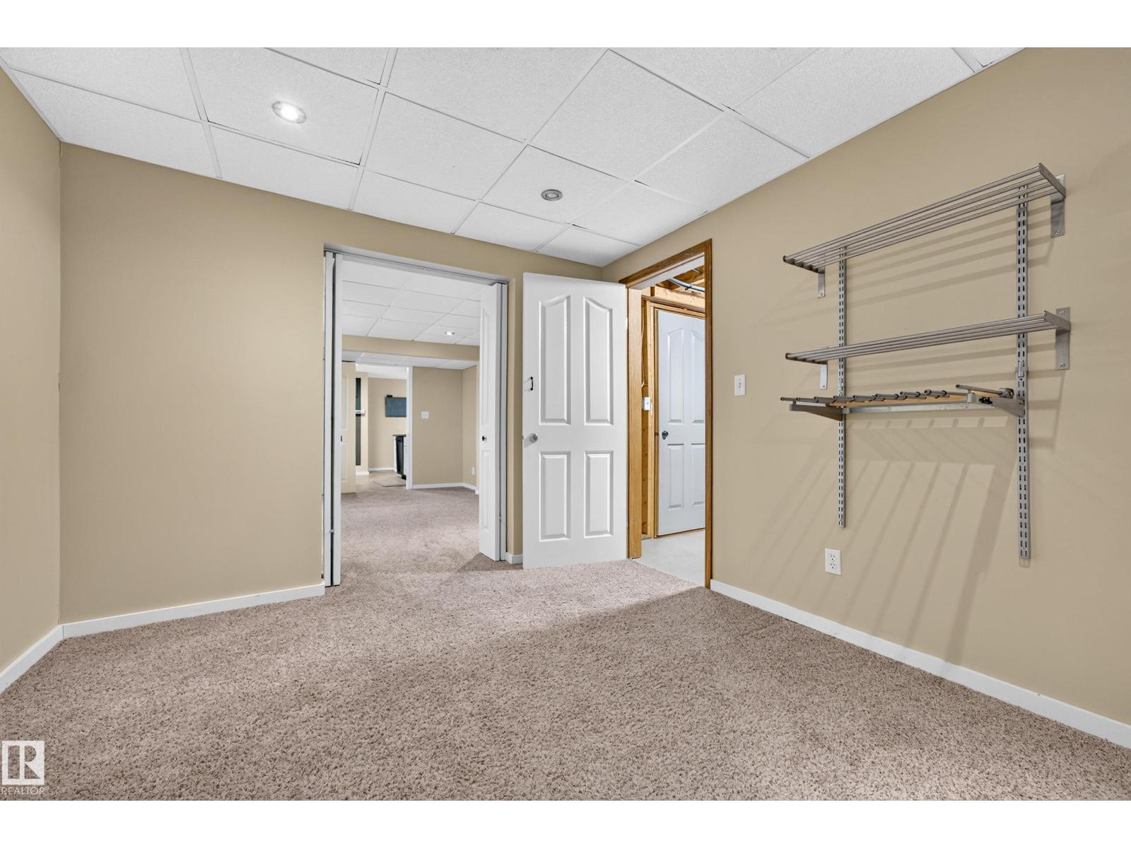 42 CHARLTON CR - Image 56