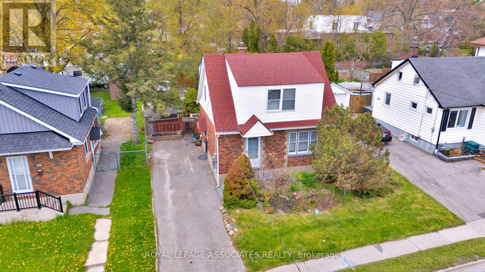 42 ROSSLAND ROAD W - 39