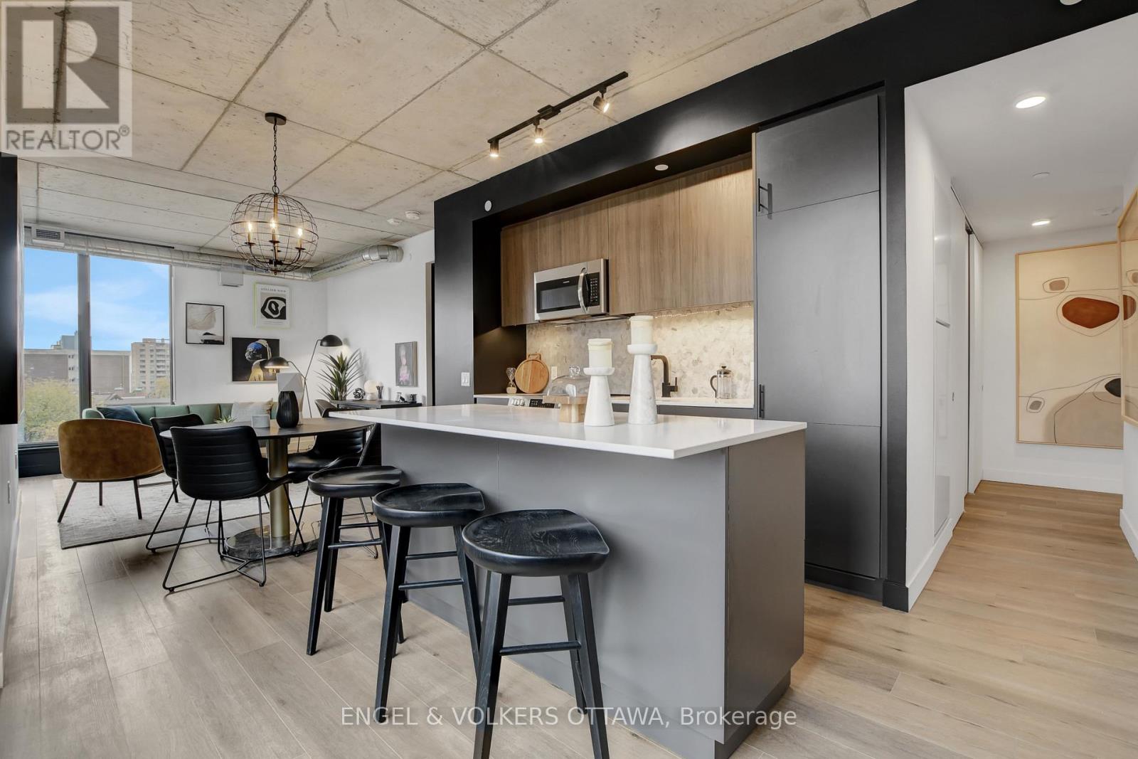 #405 10 JAMES STREET - 10
