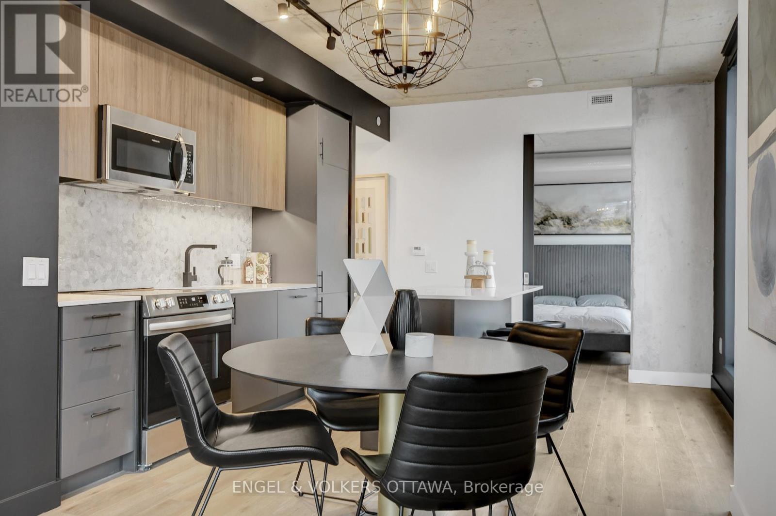 #405 10 JAMES STREET - 16