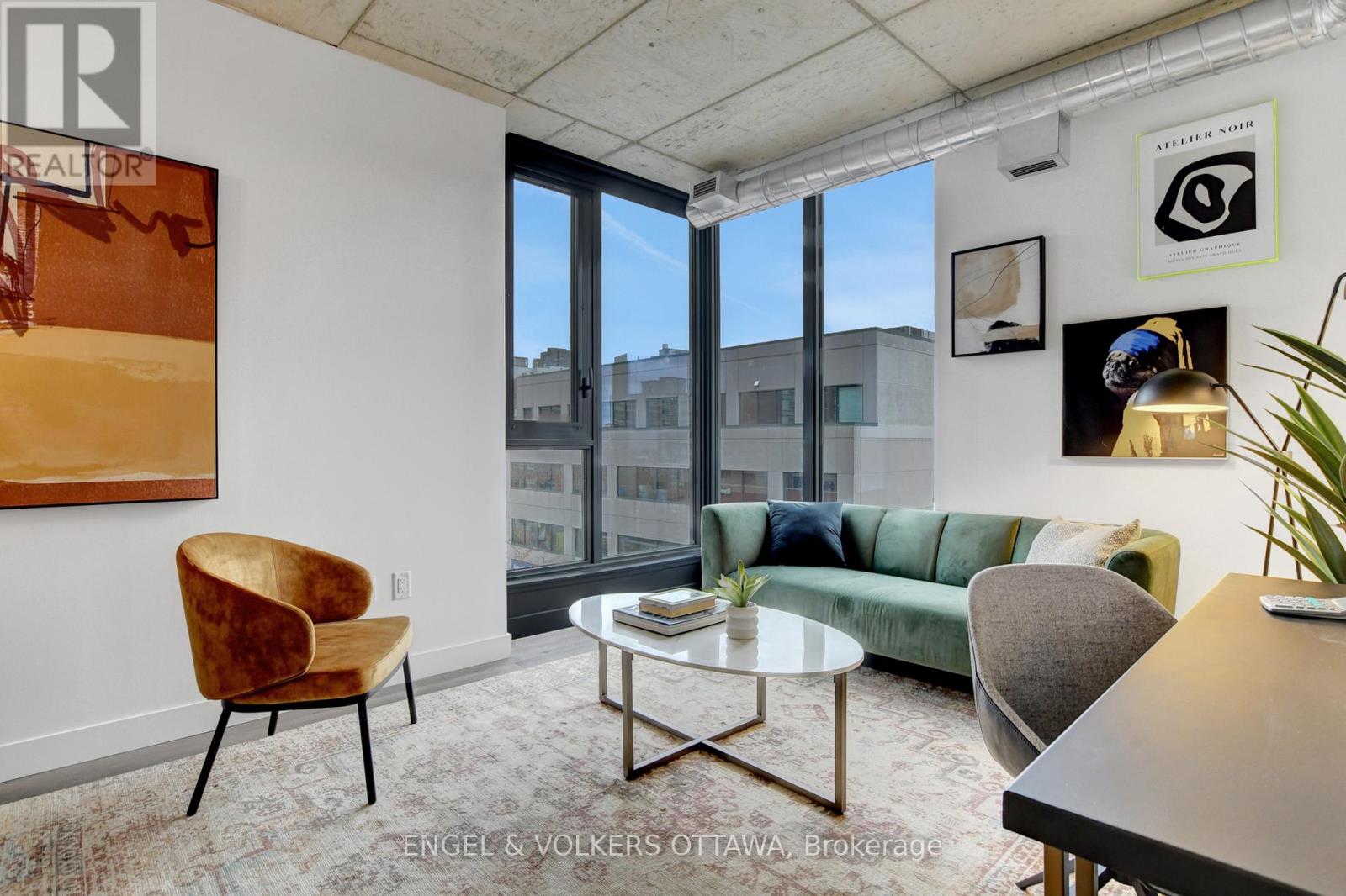 #405 10 JAMES STREET - 17