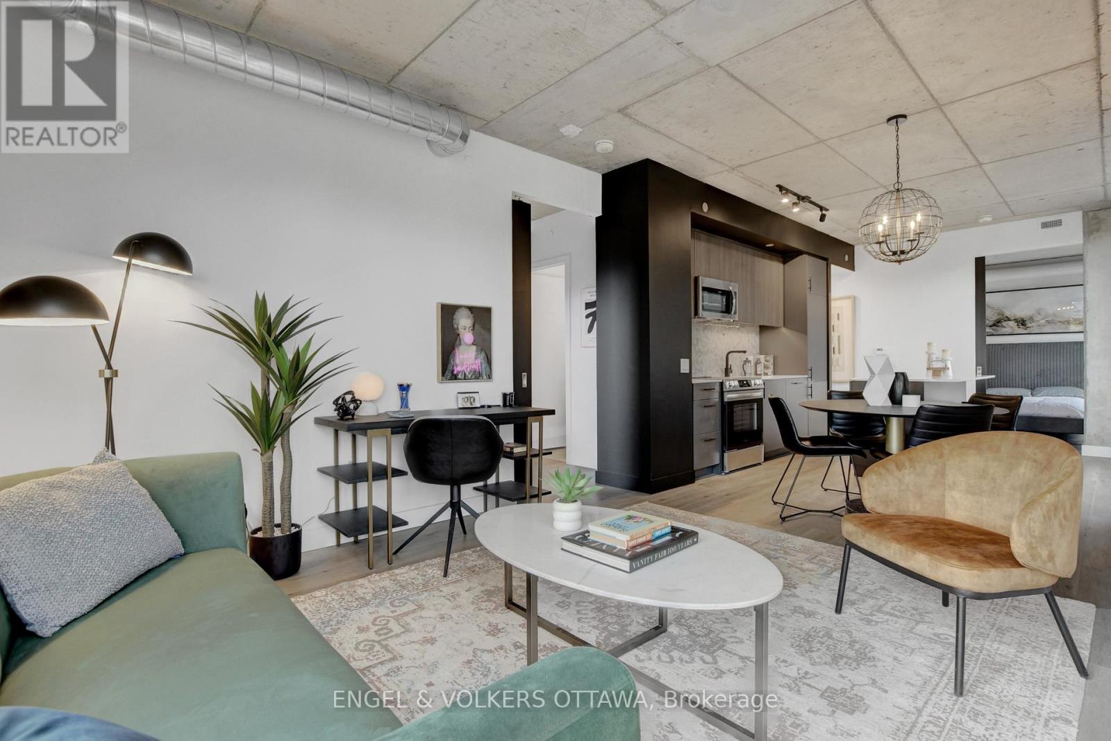 #405 10 JAMES STREET - 18