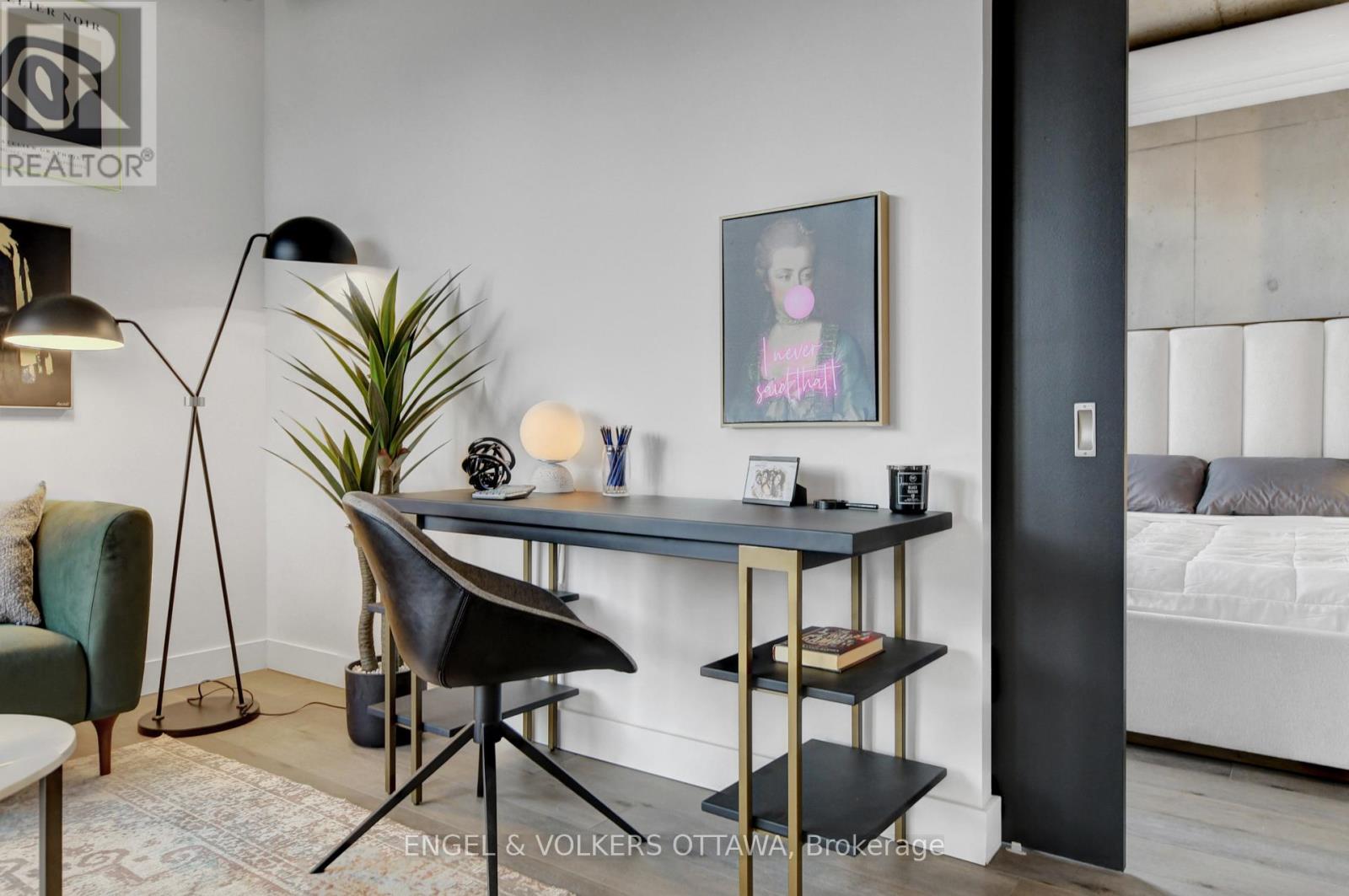 #405 10 JAMES STREET - 20