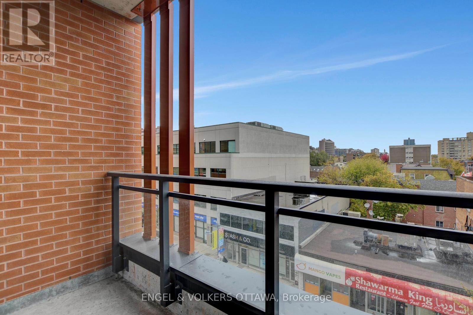 #405 10 JAMES STREET - 26