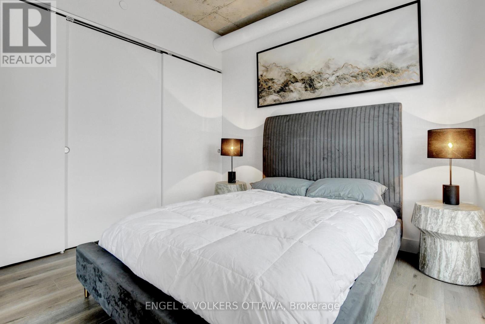 #405 10 JAMES STREET - 27