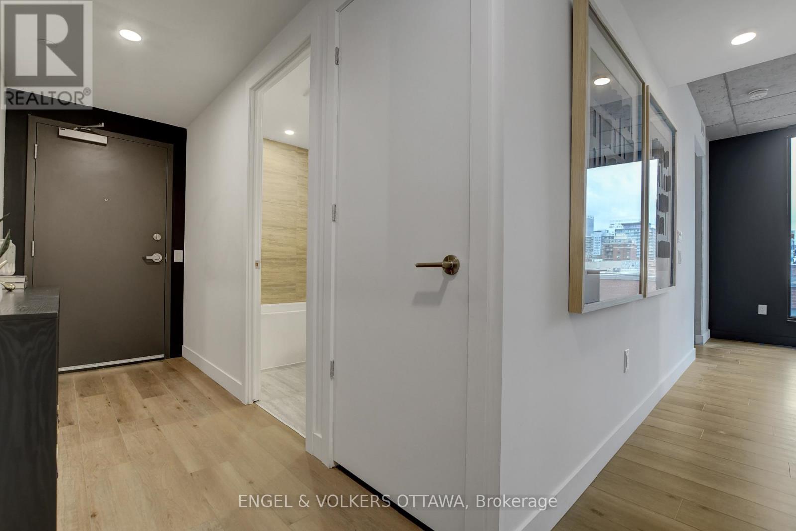 #405 10 JAMES STREET - 30