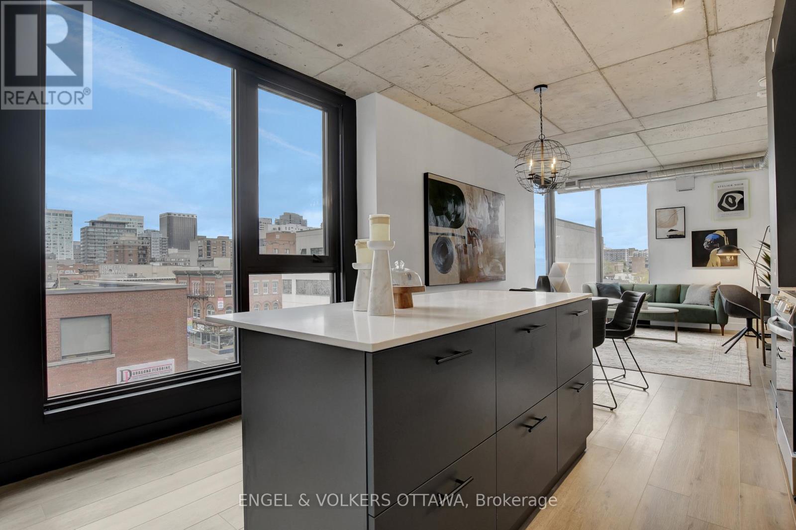 #405 10 JAMES STREET - 9