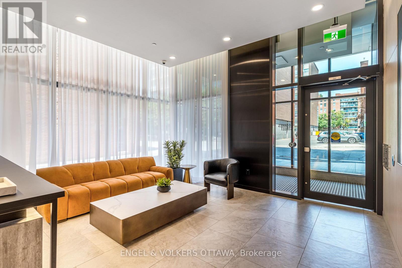 #217 10 JAMES STREET - 4