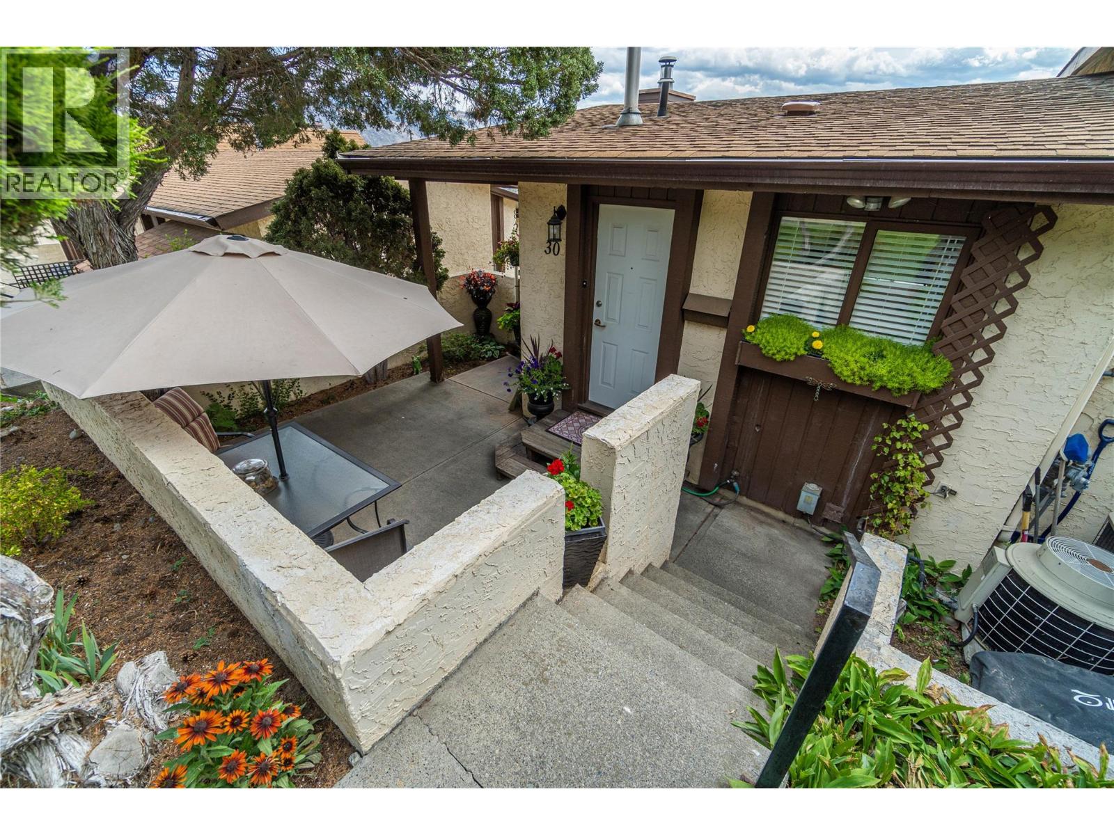 #30 290 PEMBERTON Terrace - 33