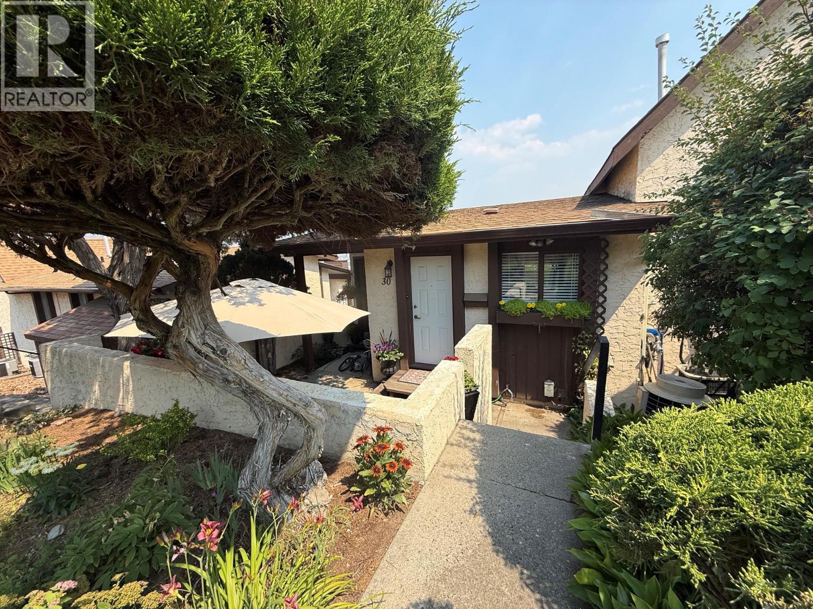 #30 290 PEMBERTON Terrace - 32